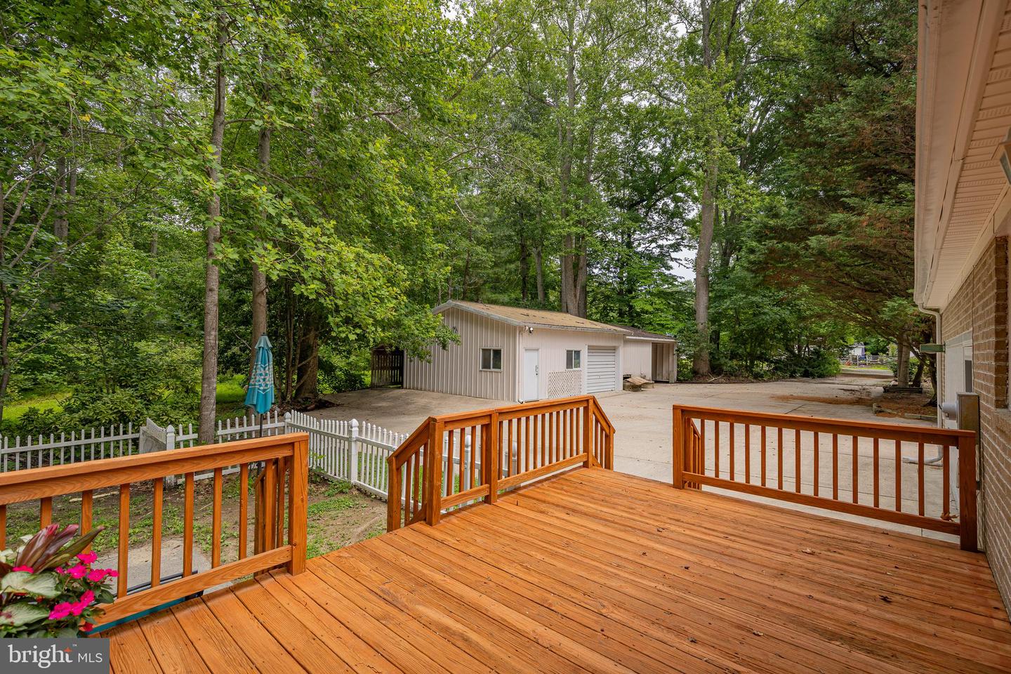 17 Wesley Ter Property Photo 4