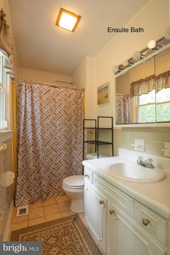 17 Wesley Ter Property Photo 17