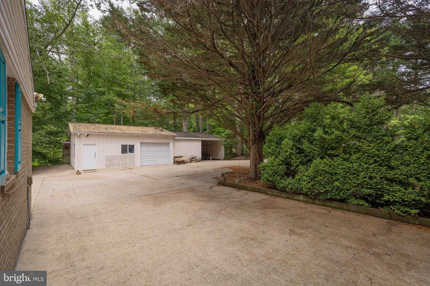 17 Wesley Ter Property Photo 23