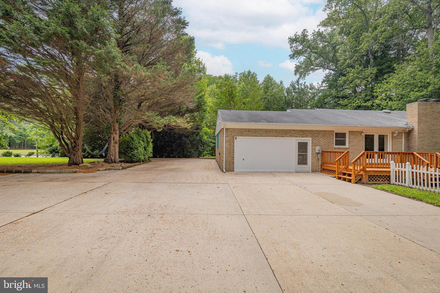 17 Wesley Ter Property Photo 26