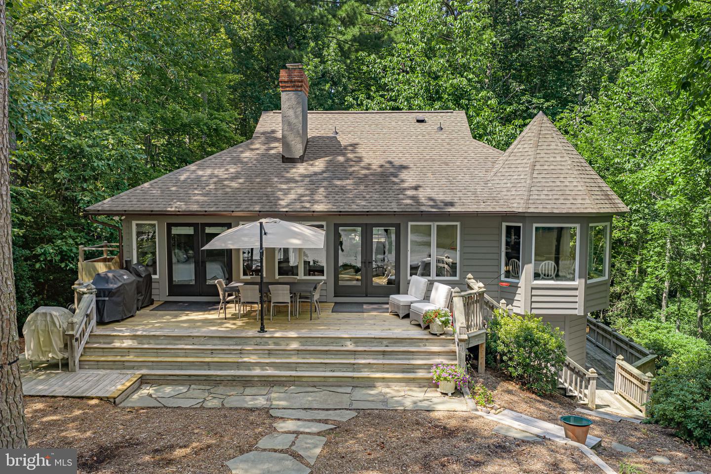 1574 Riverwood Dr Property Photo 1