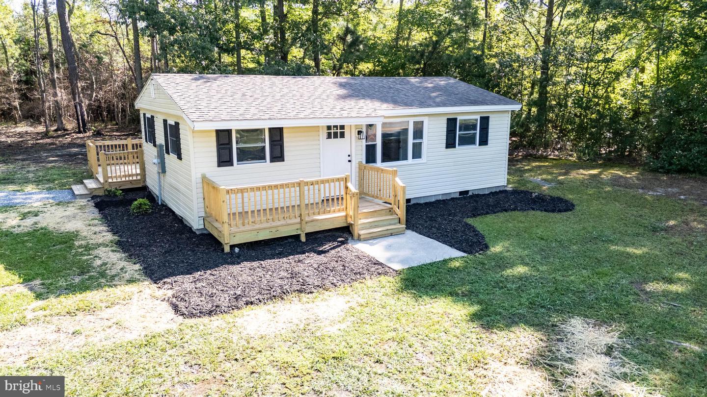 2029 Bluff Point Rd Property Photo 1