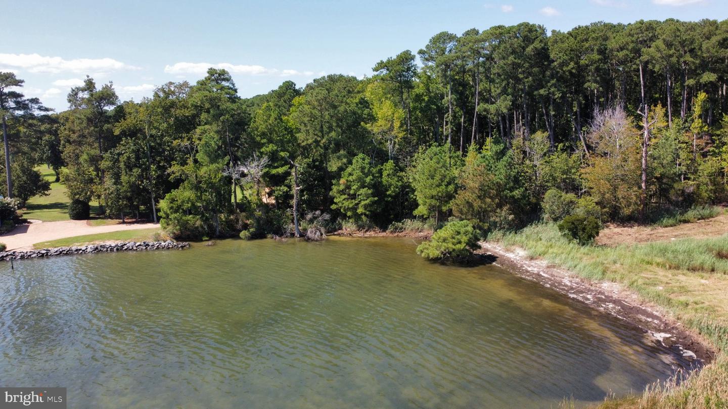 8 Riverview Dr Property Photo 6