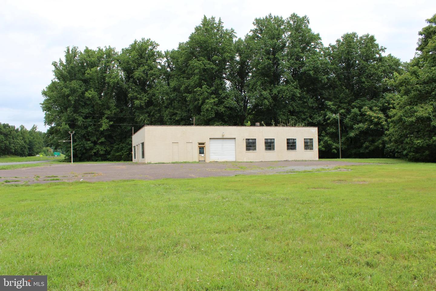 1643 S Seminole Trl Property Photo