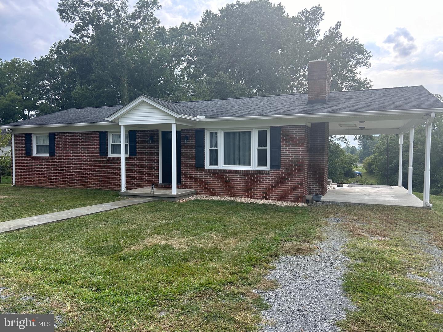 30 Thoroughfare Rd Property Photo