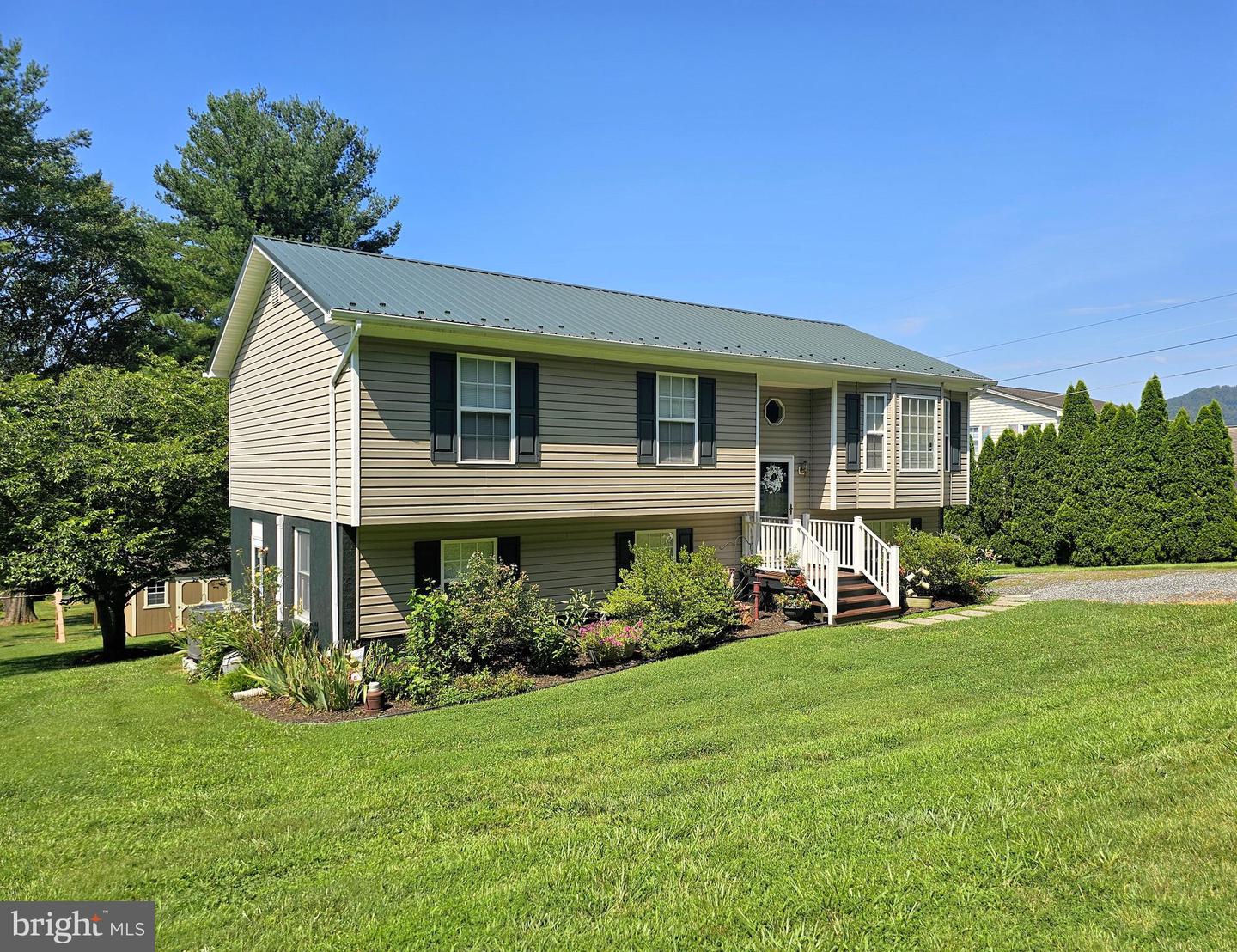 336 Blankenbaker Rd Property Photo 1
