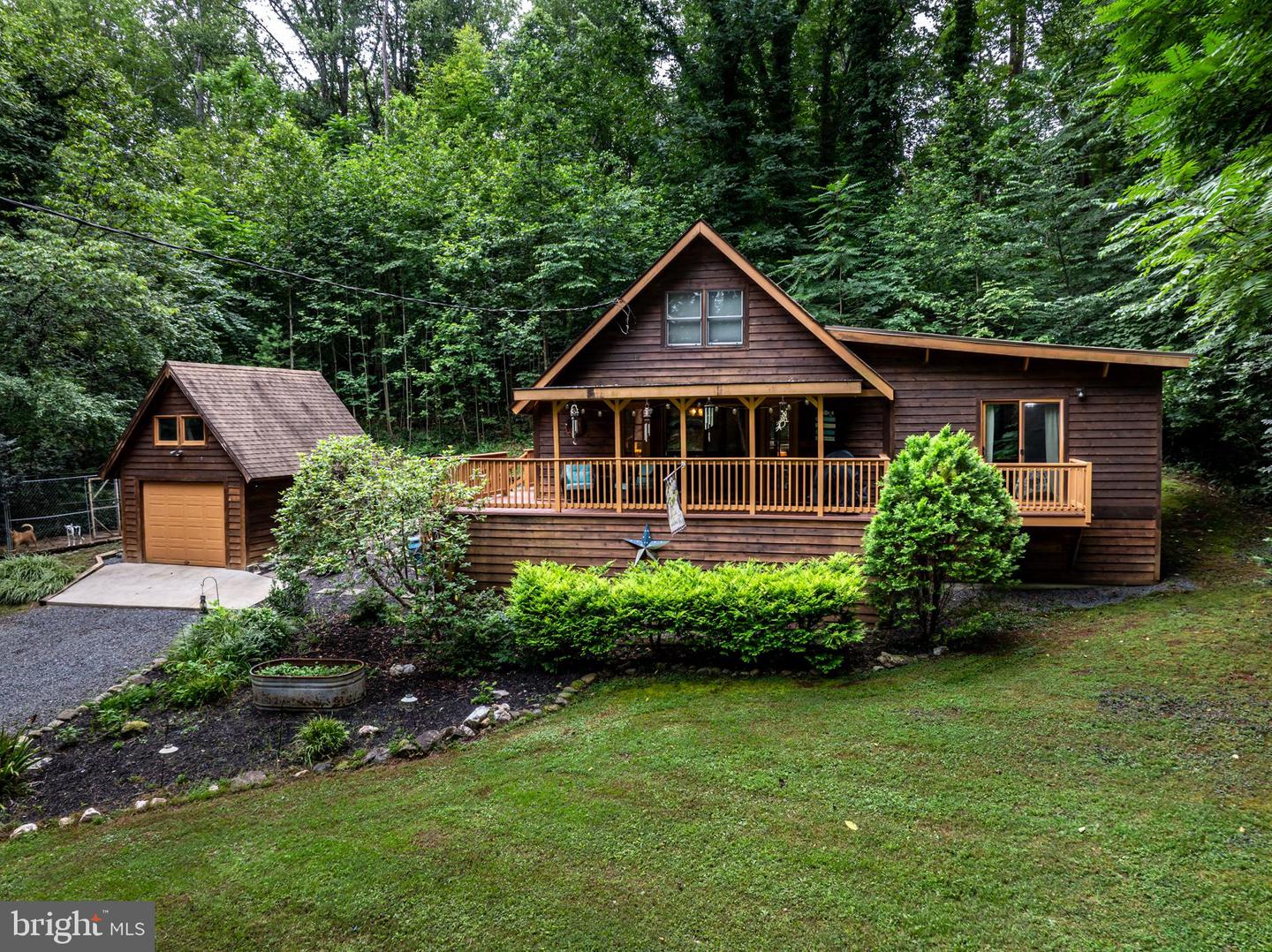115 S Honeysuckle Ln Property Photo 1