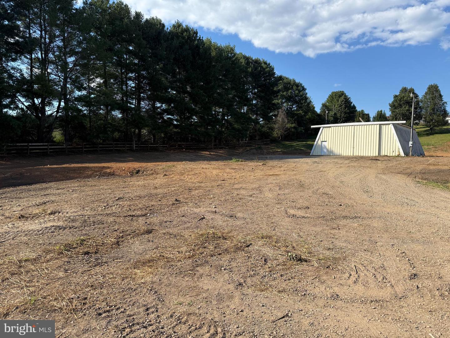 6475 N Seminole Trail Property Photo 1