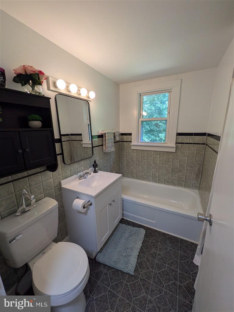 219 Skyview Ln Property Photo 5