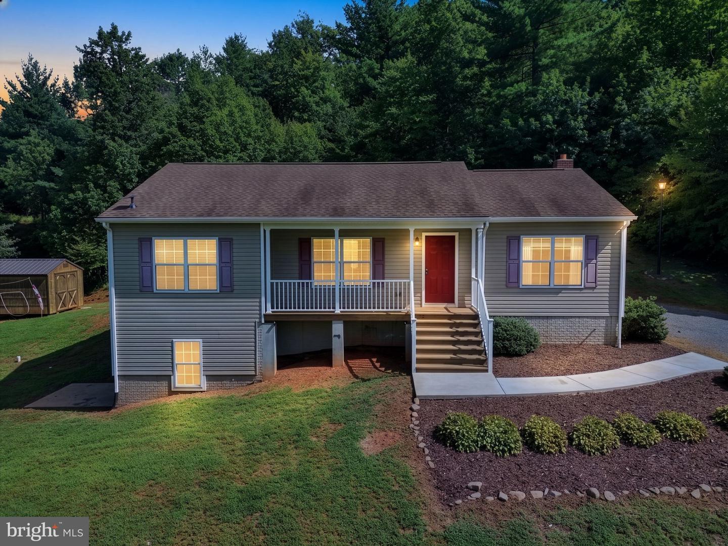 452 Rocky Hill Ln Property Photo 1