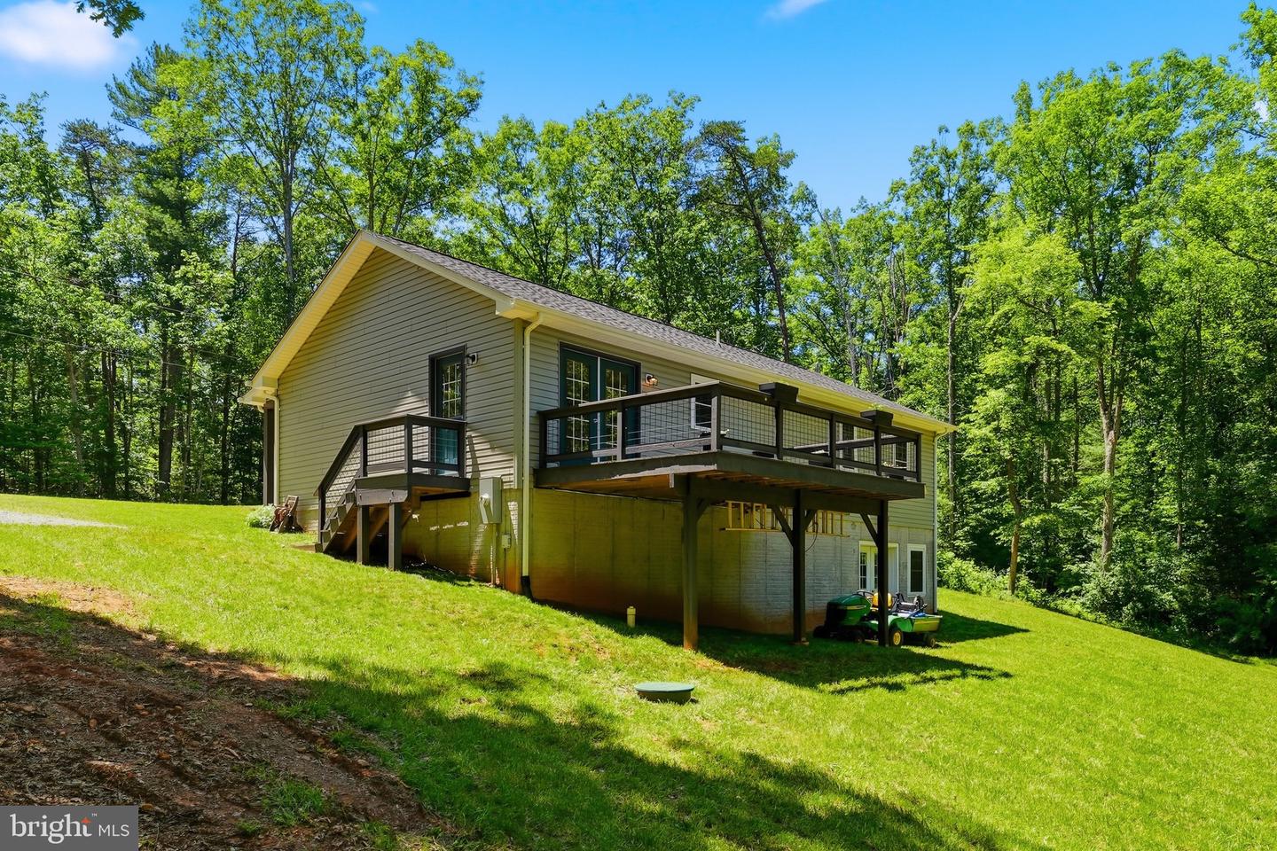 898 Seville Rd. Property Photo 9