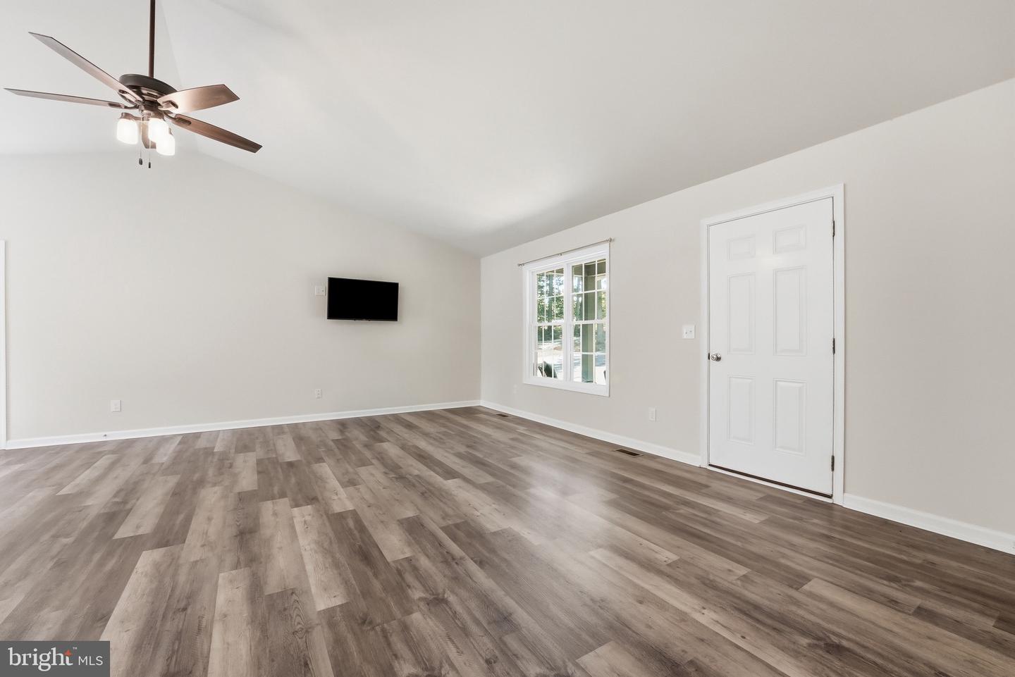 898 Seville Rd. Property Photo 11