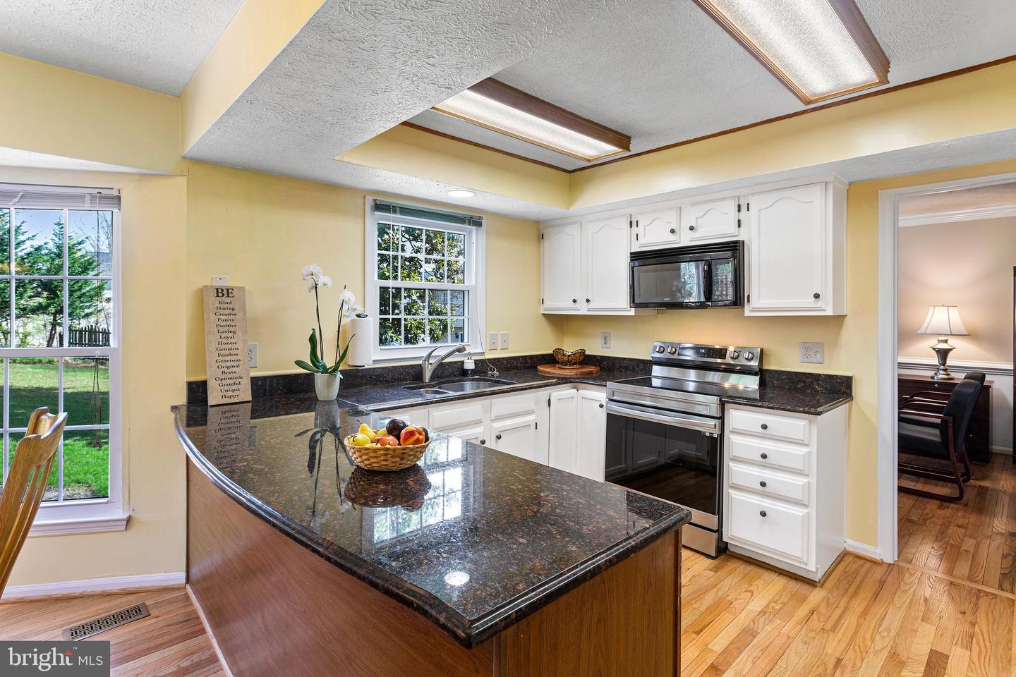 8502 Clearridge Ln Property Photo 8