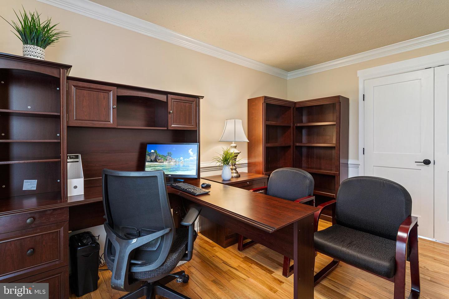 8502 Clearridge Ln Property Photo 9