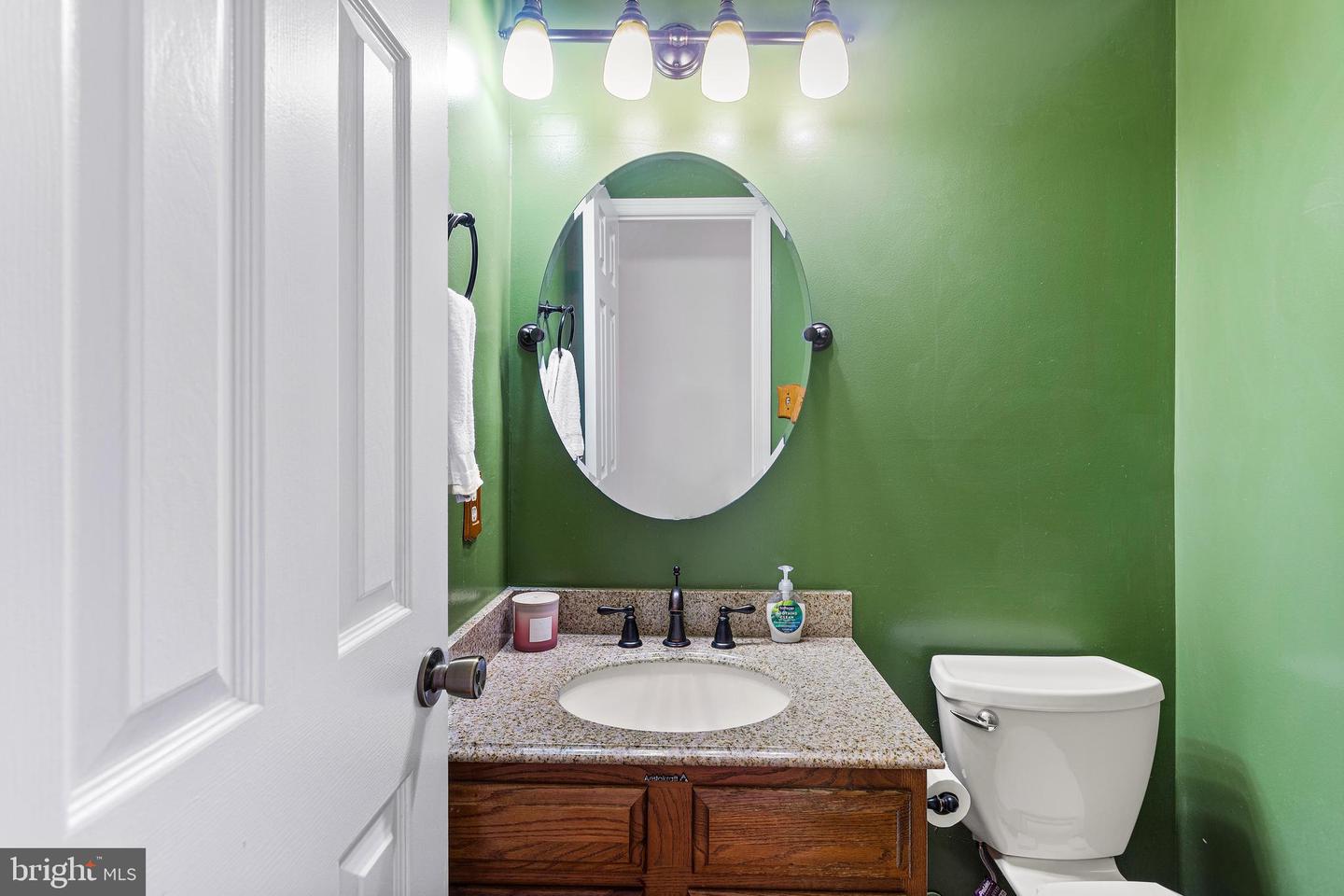 8502 Clearridge Ln Property Photo 11