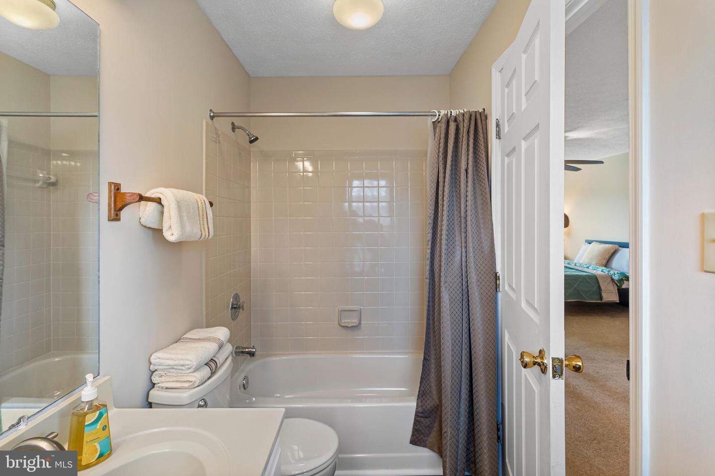 8502 Clearridge Ln Property Photo 16