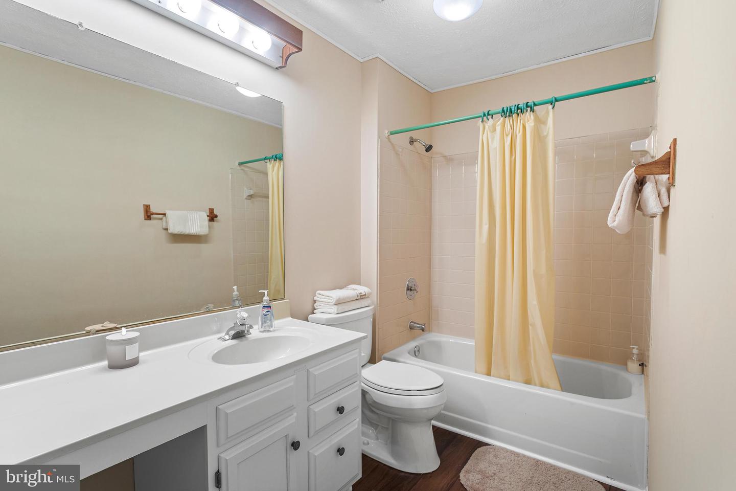 8502 Clearridge Ln Property Photo 20