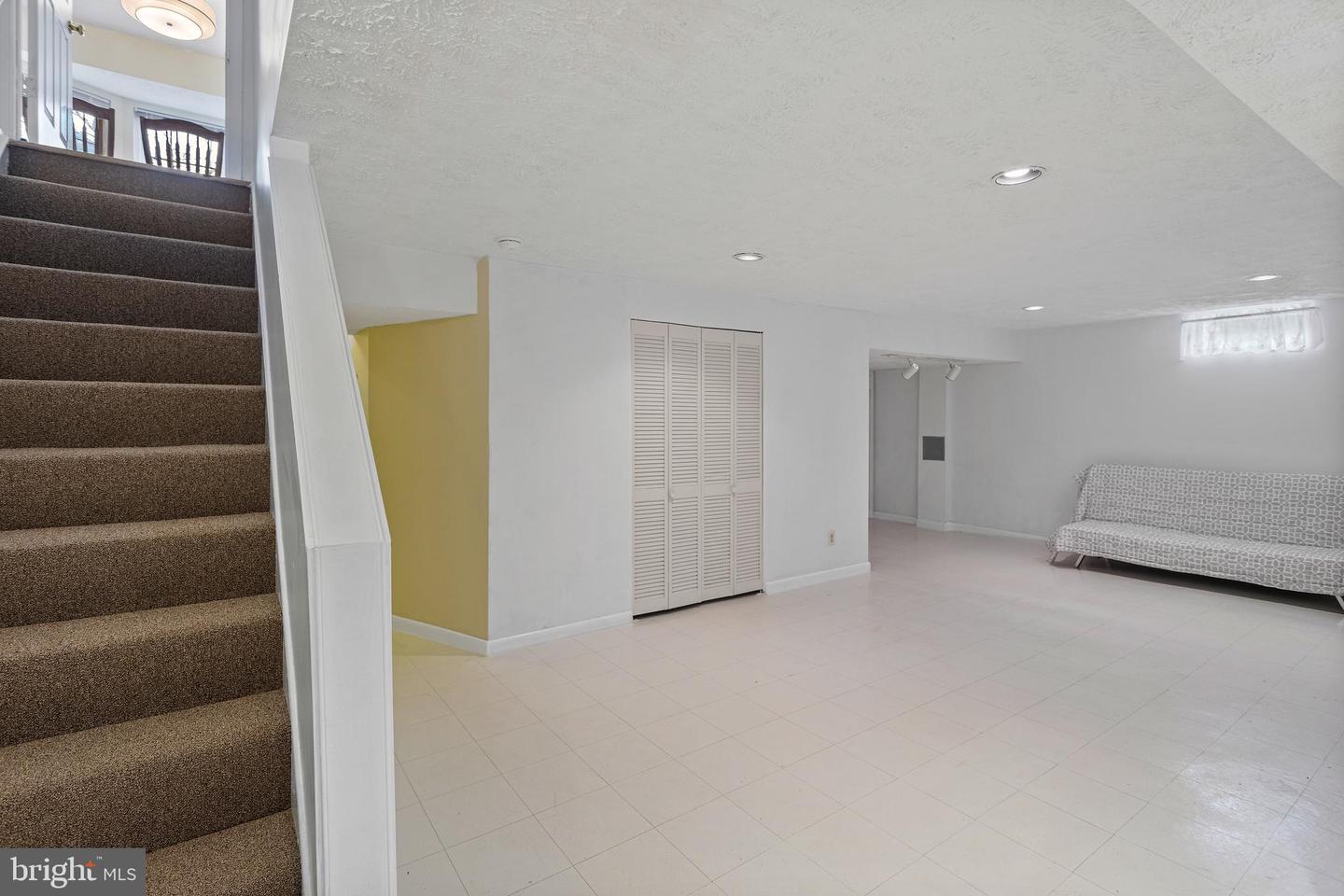 8502 Clearridge Ln Property Photo 26