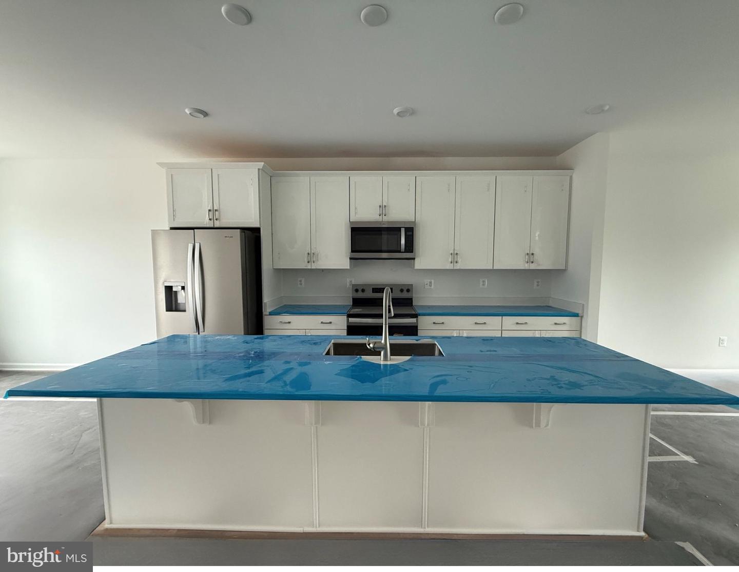 10106 Queens Way Property Photo 6