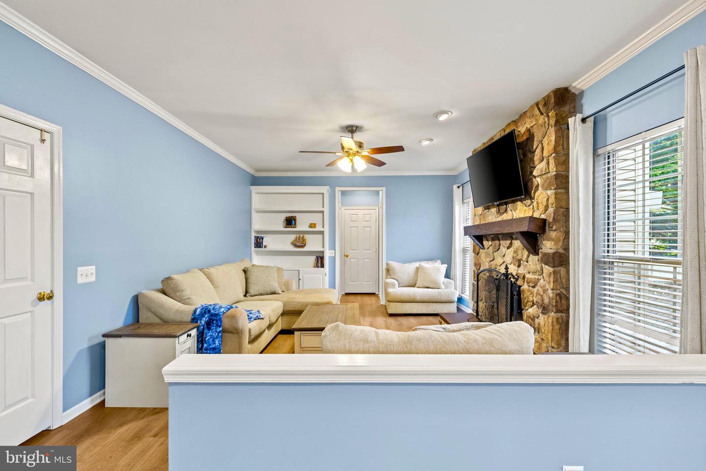 9553 Oakenshaw Dr Property Photo 15