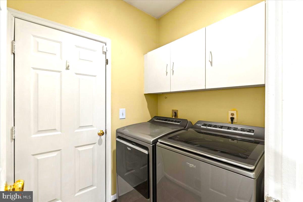 9553 Oakenshaw Dr Property Photo 19