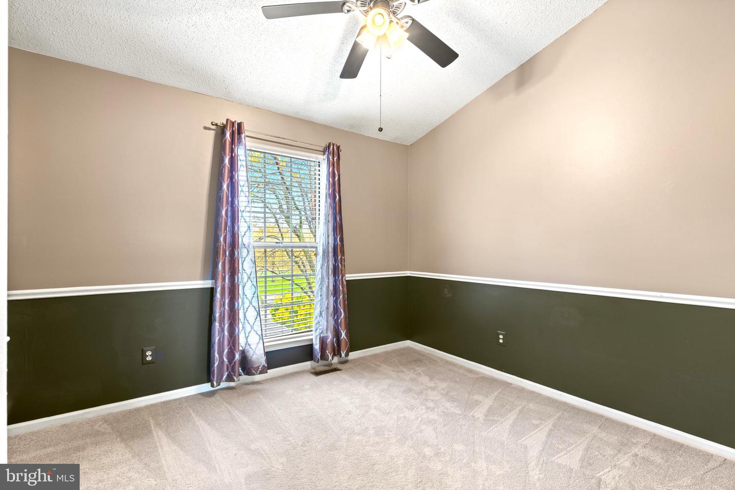 9553 Oakenshaw Dr Property Photo 24