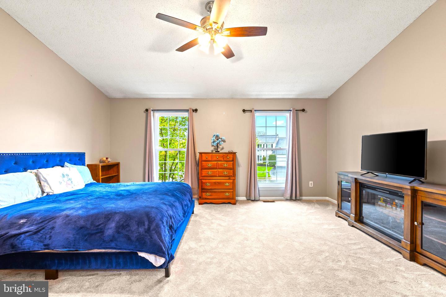 9553 Oakenshaw Dr Property Photo 31