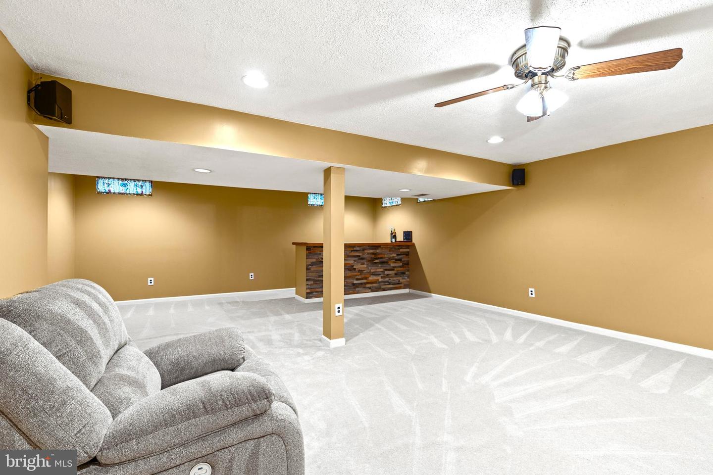 9553 Oakenshaw Dr Property Photo 37