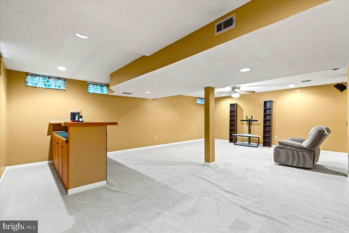9553 Oakenshaw Dr Property Photo 39
