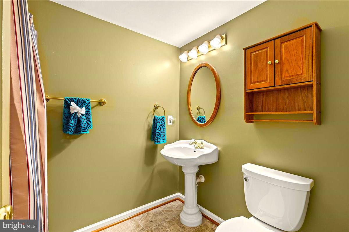 9553 Oakenshaw Dr Property Photo 40