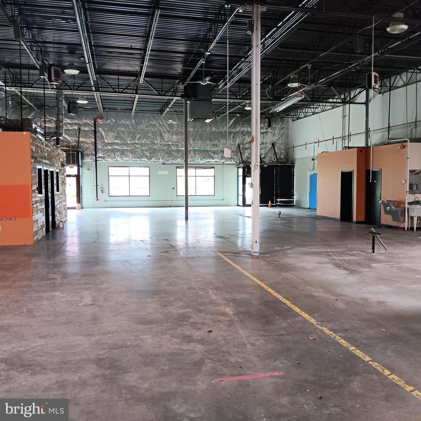 8420 Kao Circle Property Photo 3