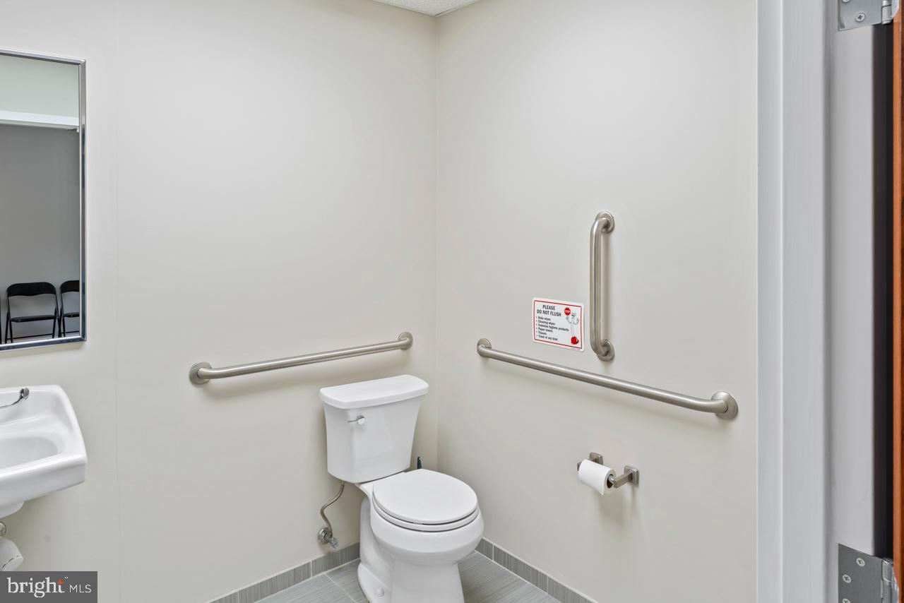9420 Forestwood Ln #203 Property Photo 16