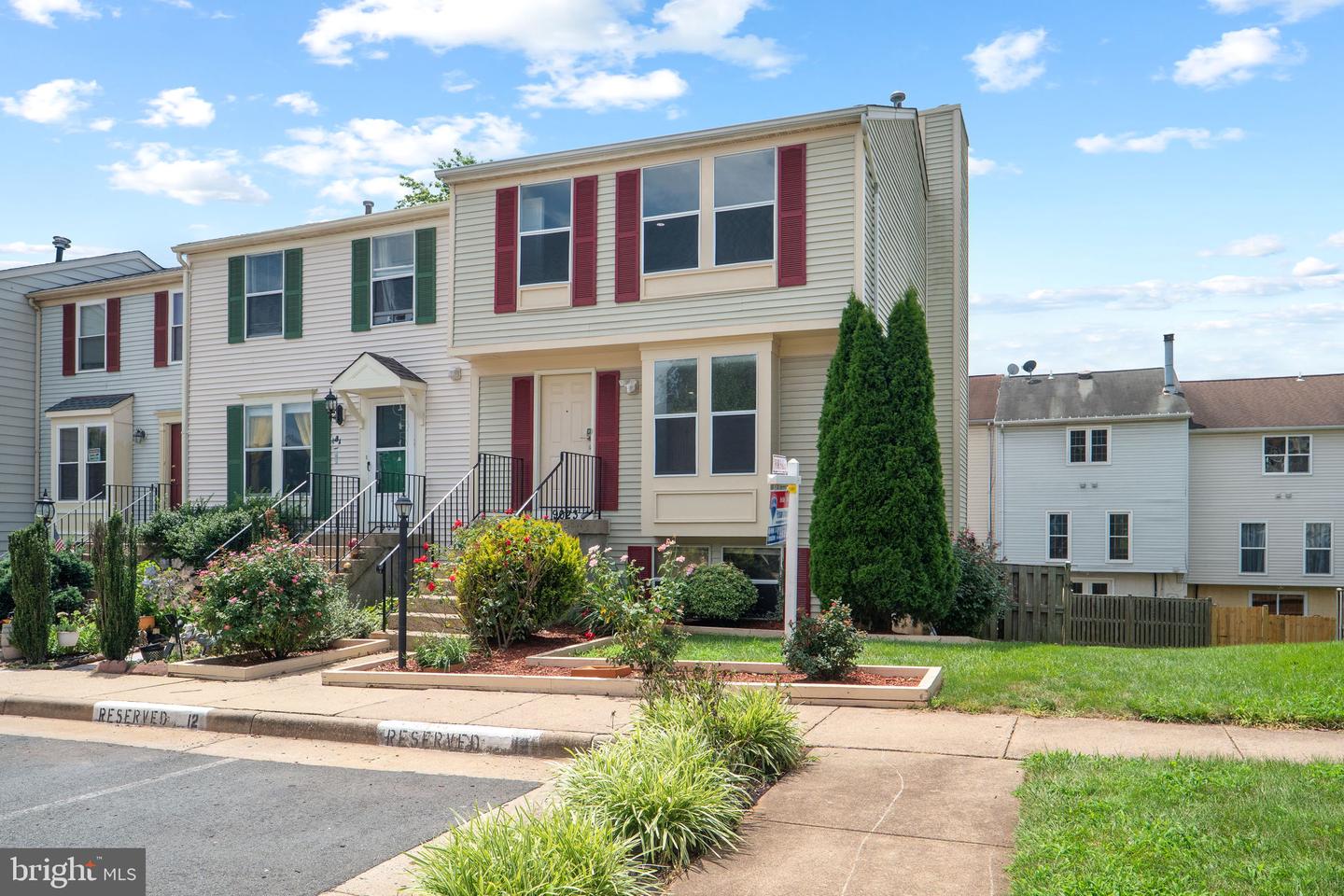 9023 NEW BRITAIN CIR Property Photo 1