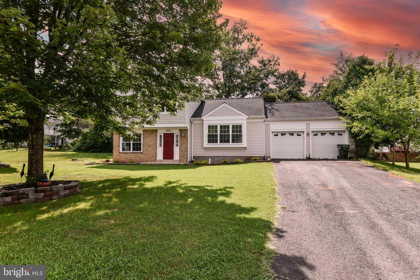 10135 FOREST HILL CIR