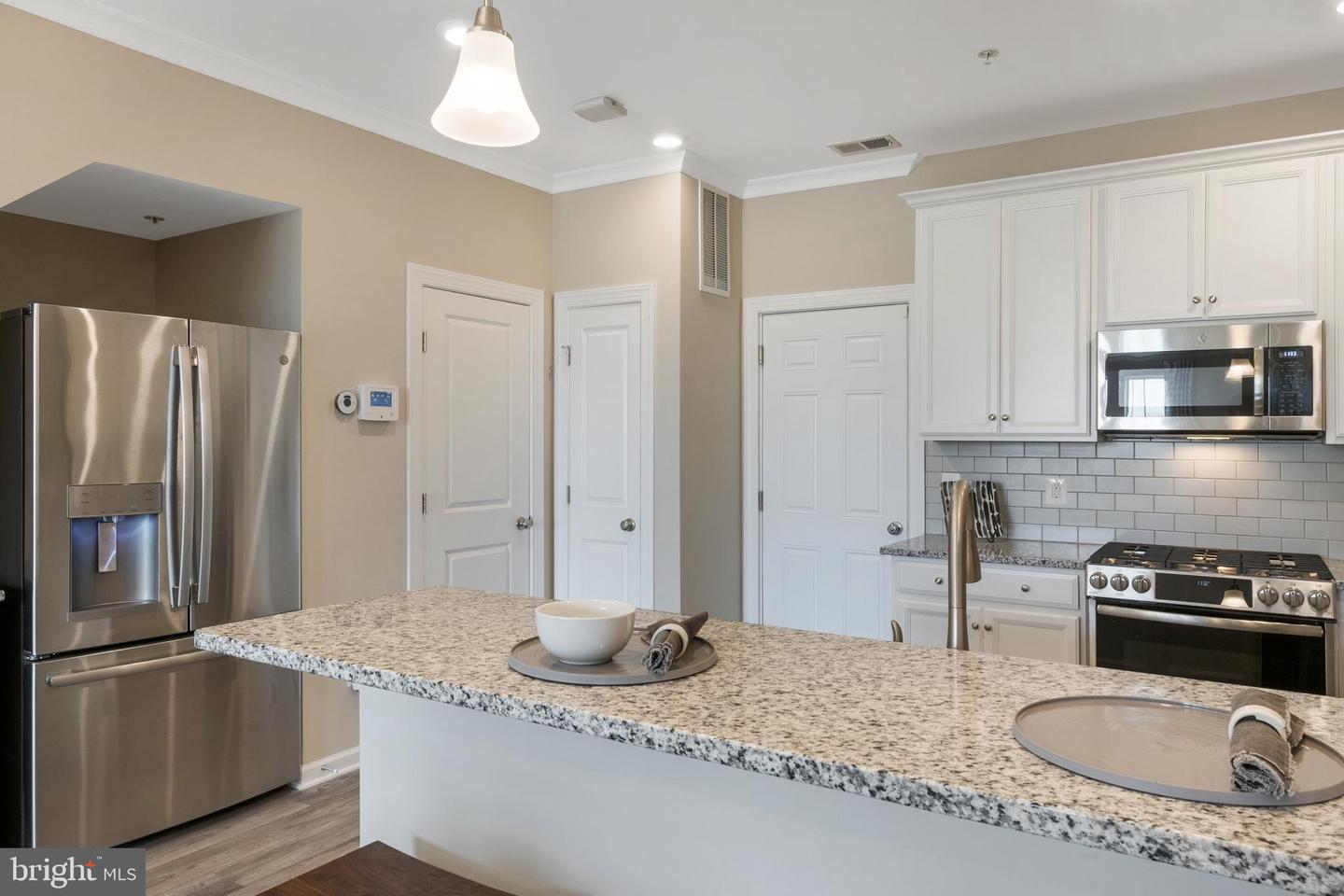 9662 Swallowtail Ln Property Photo 13