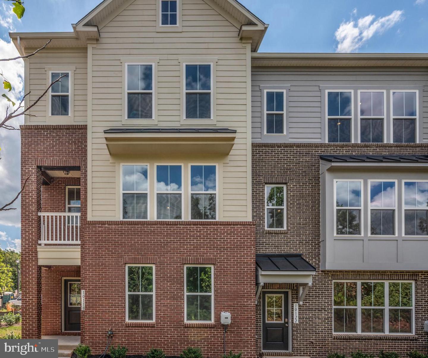 10118 QUEENS WAY Property Photo 1