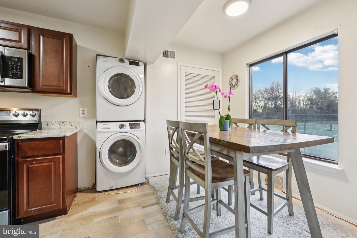 8374 Buttress Ln #202 Property Photo 6