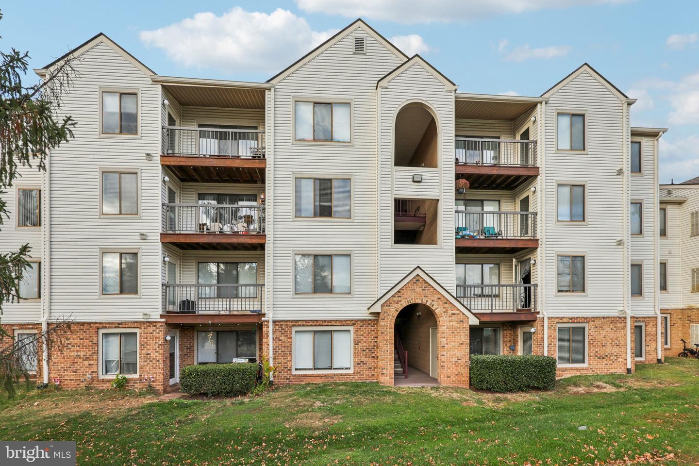 8374 Buttress Ln #202 Property Photo 13