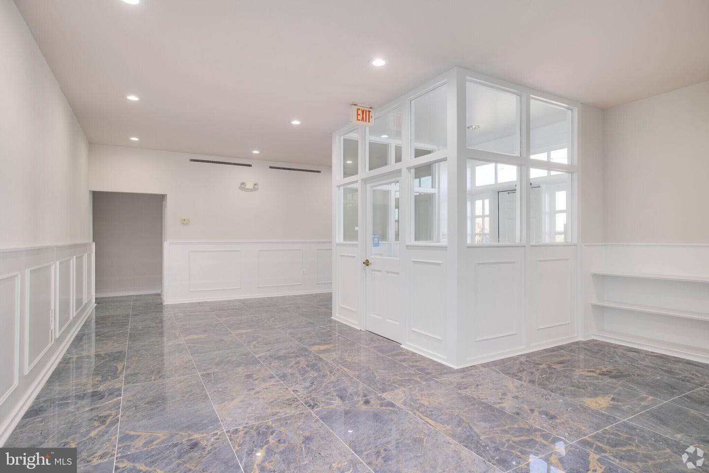 8802 Sudley Rd Property Photo 10