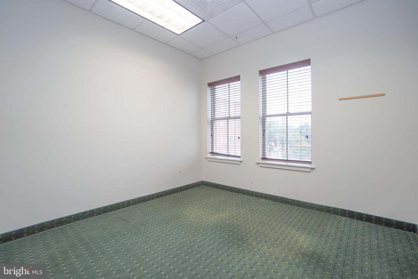 9214 Center St Property Photo 17