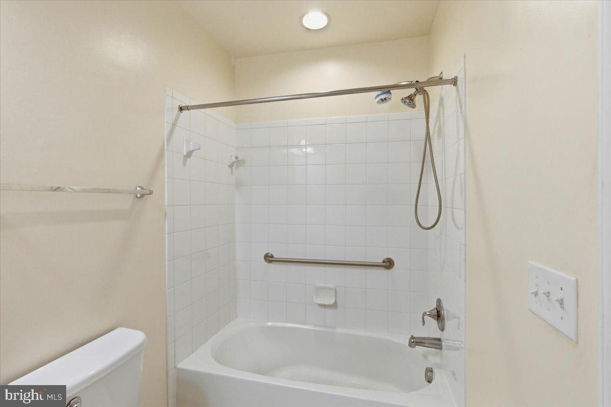 9204 Charleston Dr #207 Property Photo 16