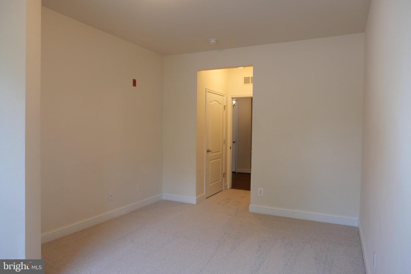9204 Charleston Dr #207 Property Photo 27