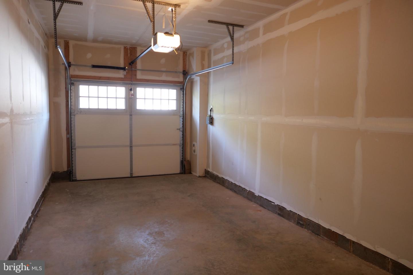 9204 Charleston Dr #207 Property Photo 47