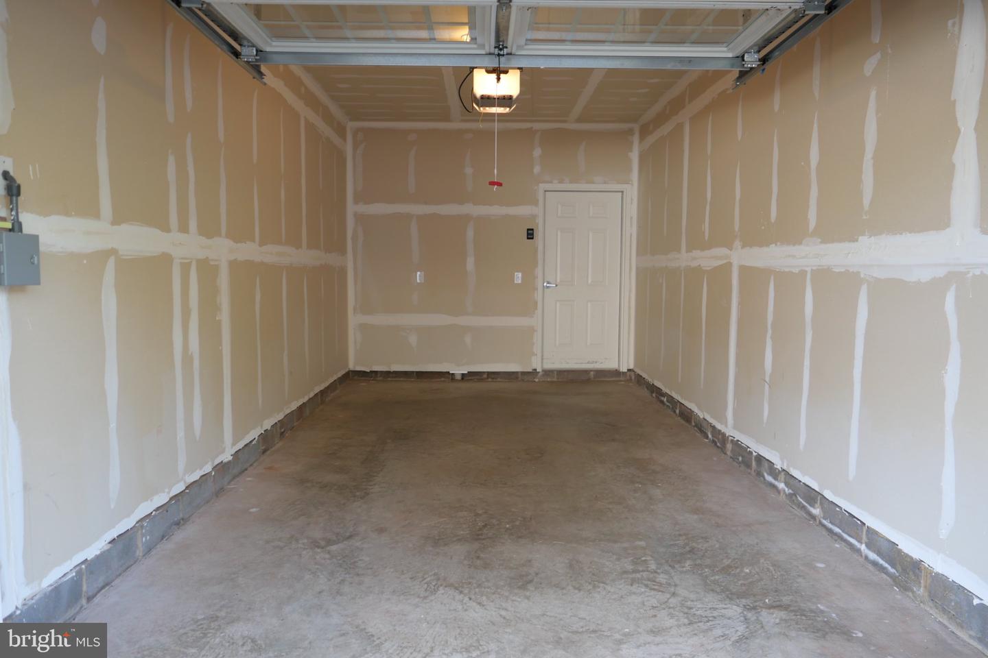 9204 Charleston Dr #207 Property Photo 48