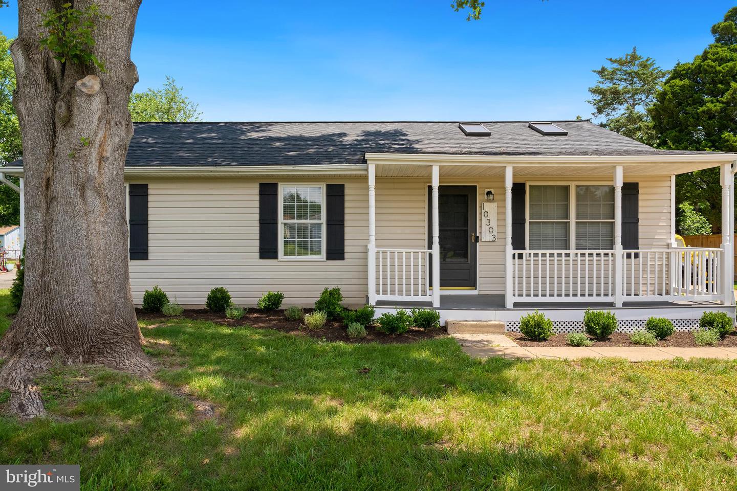 10303 Abbott Rd Property Photo 6