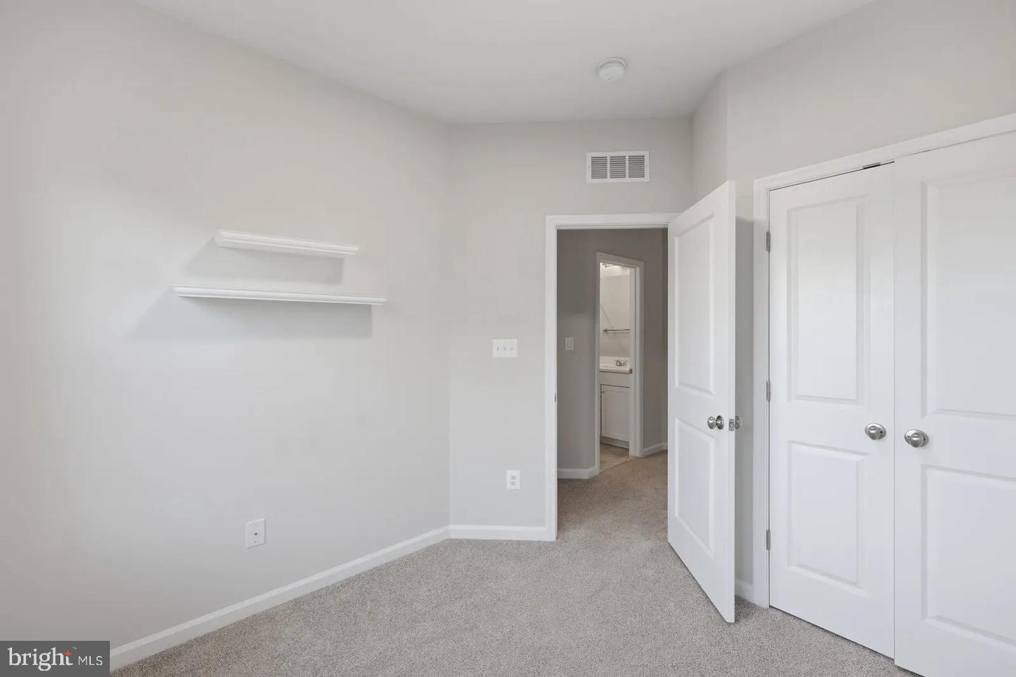 9309 Barnes Loop Property Photo 12