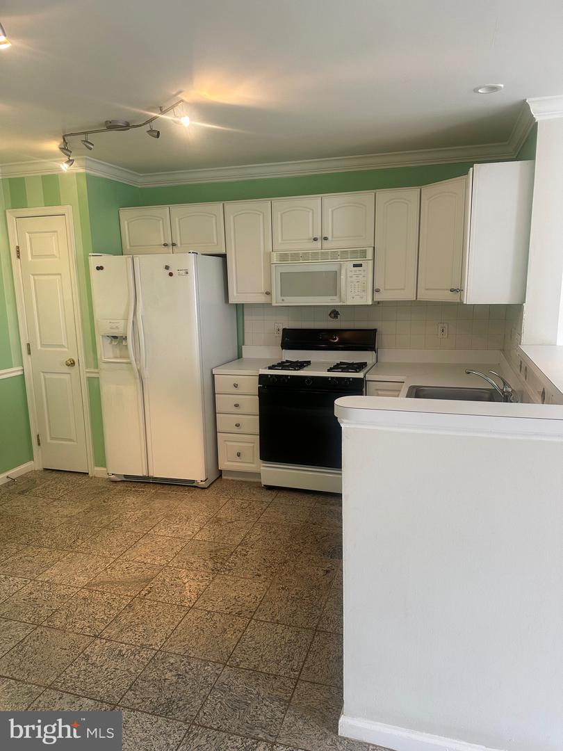 9308 Witch Hazel Way Property Photo 4