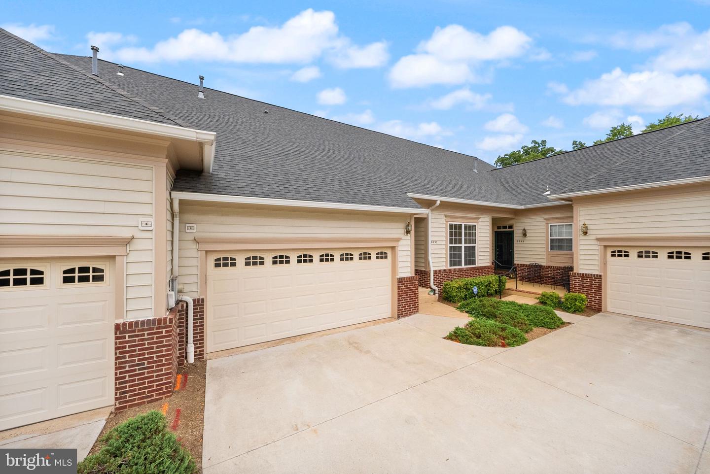 8297 Gaither St Property Photo 3