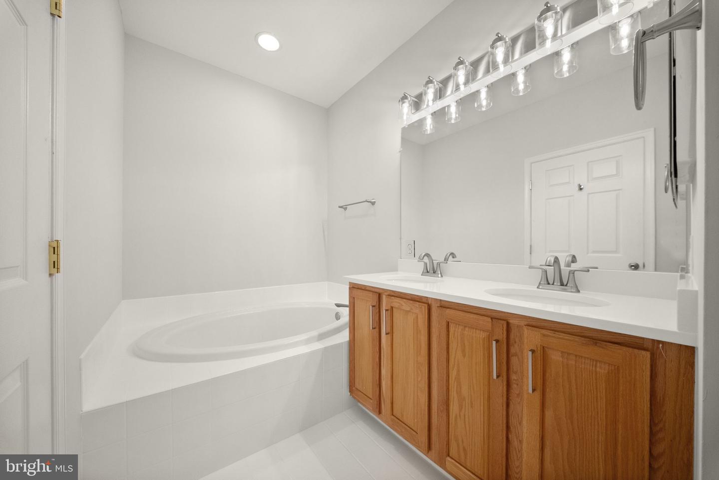 8297 Gaither St Property Photo 24