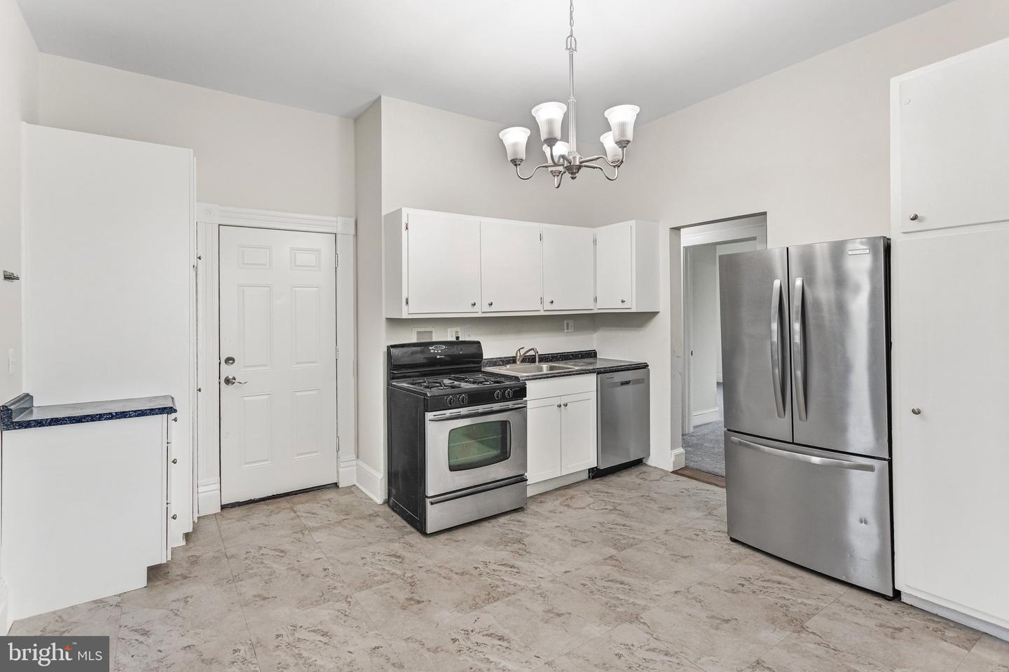 8753 Signal Hill Rd #4 Property Photo 1